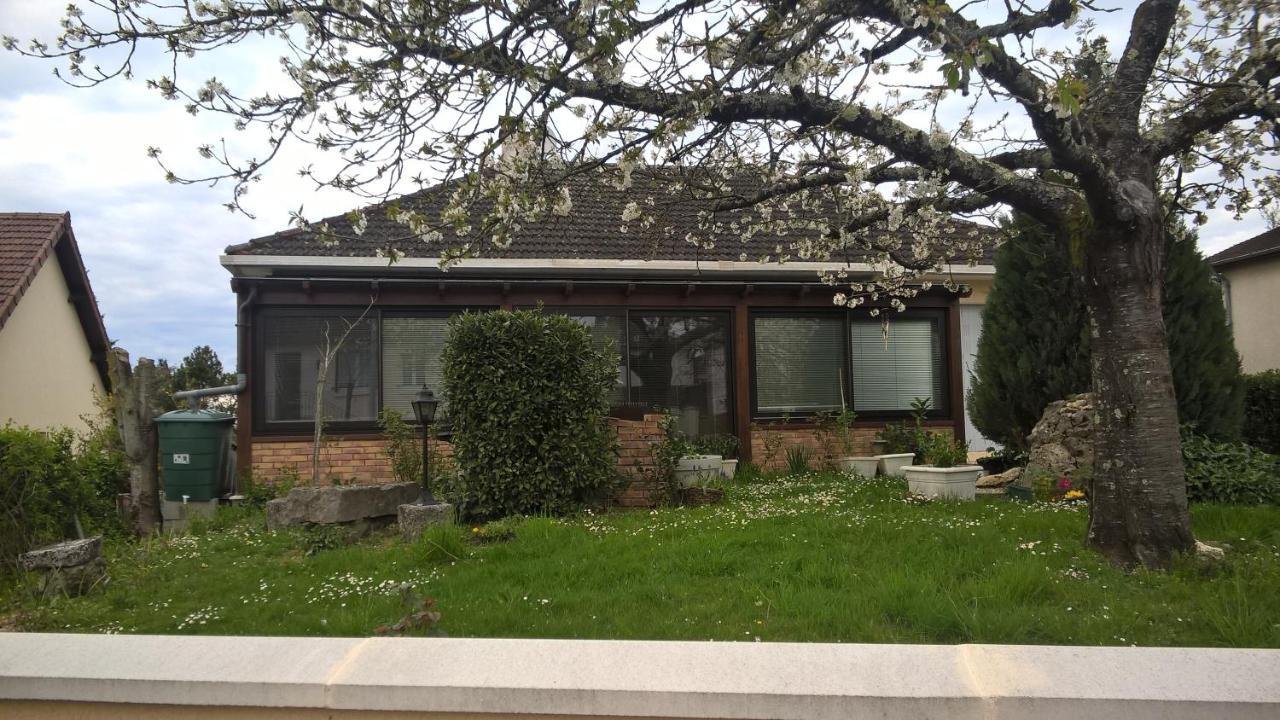 Chez Myla Chambre Avec Tv Ecran Plat Et Salle De Bain Privative Acomodação com café da manhã Bourges Exterior foto