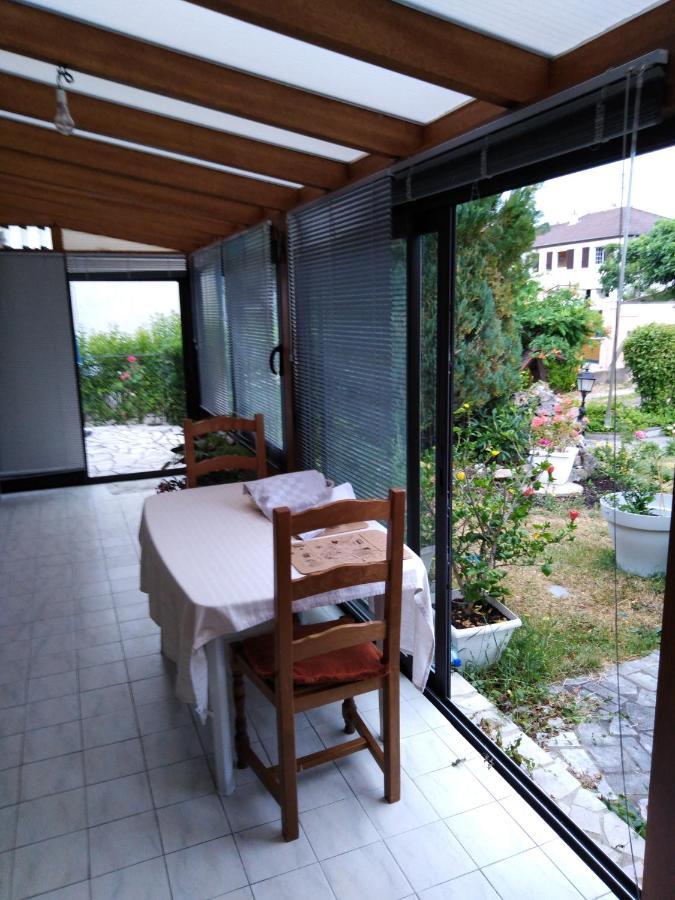 Chez Myla Chambre Avec Tv Ecran Plat Et Salle De Bain Privative Bourges Exterior foto