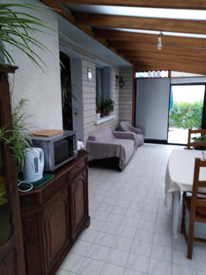 Chez Myla Chambre Avec Tv Ecran Plat Et Salle De Bain Privative Bourges Exterior foto